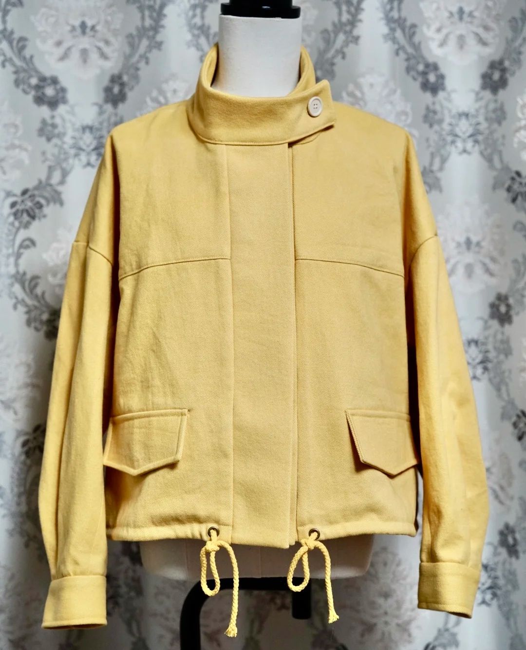 Jacket in Yellow